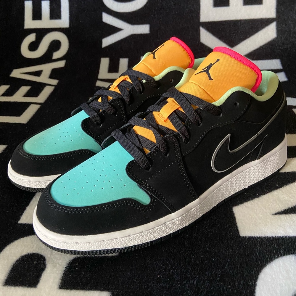 JORDAN 1 low((GS)) 6.5y wmns sz.8